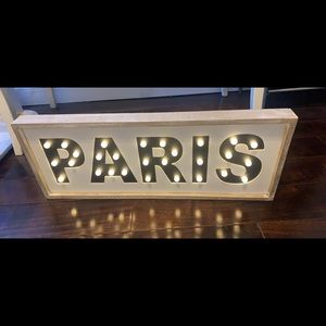 Paris Sign/Decor